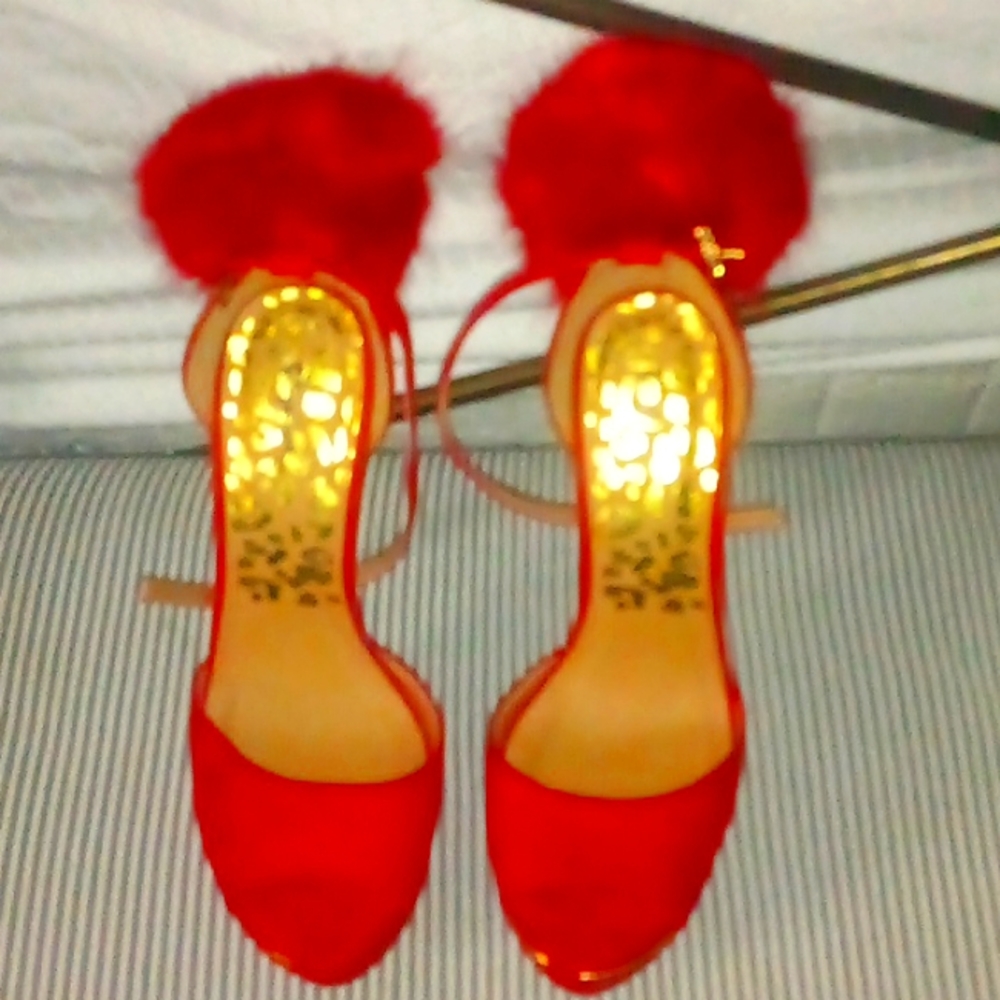 Qupid Red Faux Fur 3 in heels Size 7